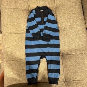 Baby Gap Knit Outfit, size 12-18 months